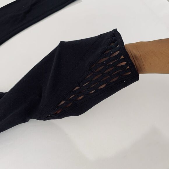 Lululemon Leggings Women 4* Black Crop Capri 21” Cutout Hem Gym Workout Yoga - Picture 6 of 10